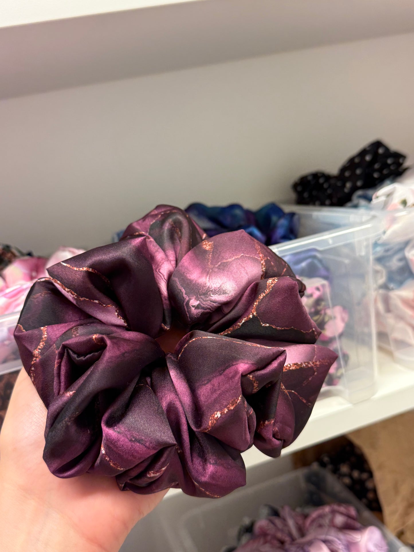 PLUM MARBLE SCRUNCHIE