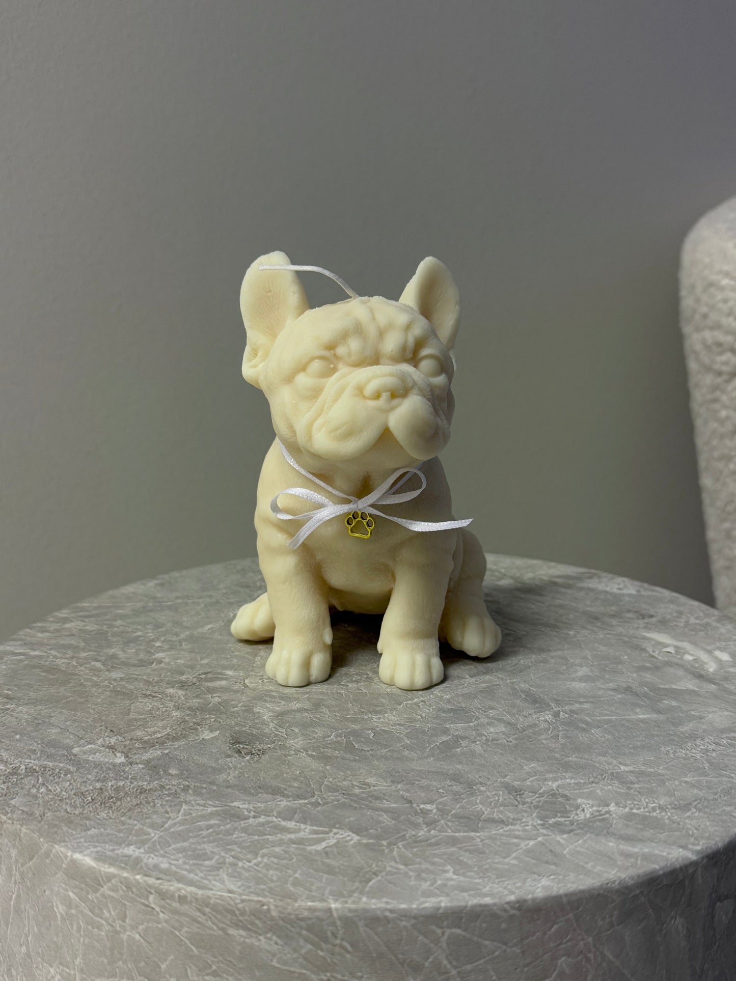 FRENCH BULLDOG küünal