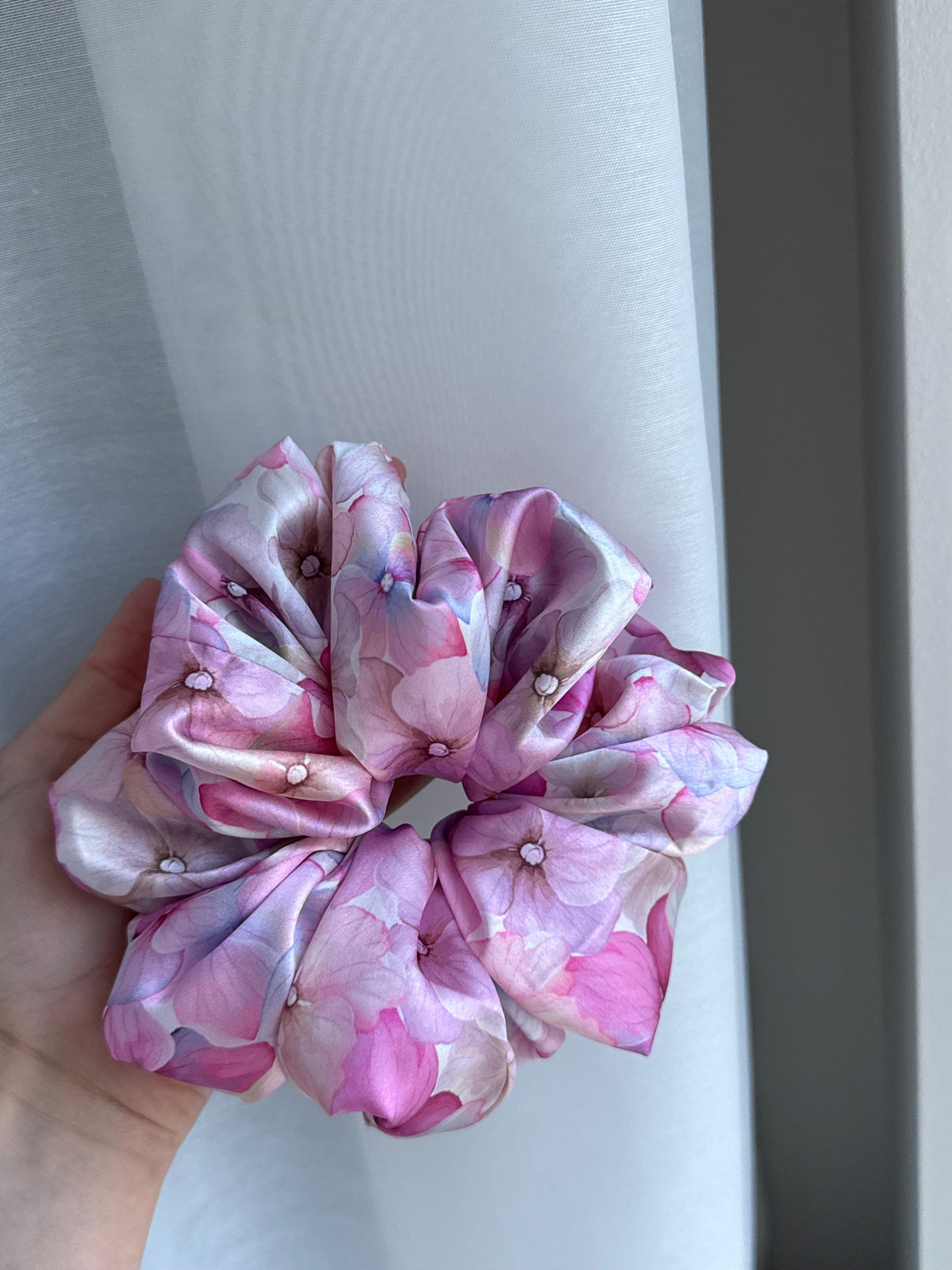 BLUSH BLOOM SCRUNCHIE